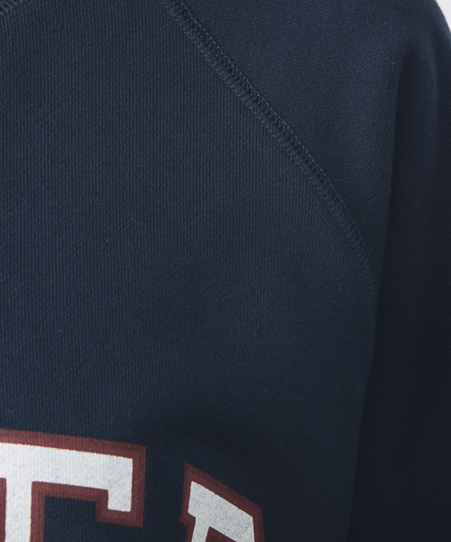 POLeR(ポーラー)の「【POLER/ポーラー】COLLEGE RAGLAN CREW スウェット/カレッジロゴ/ラグラン袖/ユニセックス(スウェット・メンズ・ネイビー/グレー系その他/エンジ・M/L)」の4枚目の写真