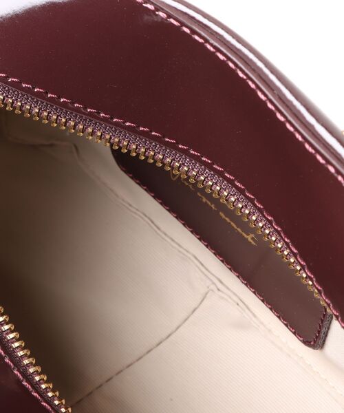 CHRISTIAN VILLA(クリスチャンヴィラ)の「ミニボストンバッグ《CHRISTIAN VILLA》(ショルダーバッグ・レディース・ワイン/ブラック・フリー)」の4枚目の写真