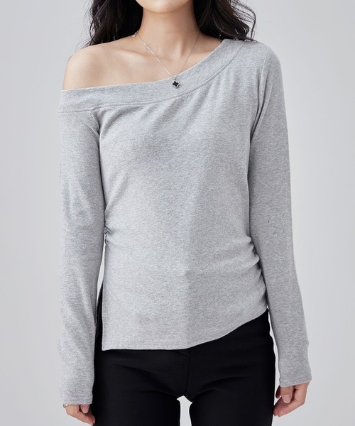 Lace Ladies（レースレディース）の「サイド ギャザー スリット ワンショルダー トップス（Tシャツ/カットソー・レディース・ブラック/ライトグレー/ホワイト/ダークグレー・FREE）」の3枚目の写真