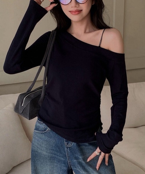 Lace Ladies（レースレディース）の「サイド ギャザー スリット ワンショルダー トップス（Tシャツ/カットソー・レディース・ブラック/ライトグレー/ホワイト/ダークグレー・FREE）」の2枚目の写真