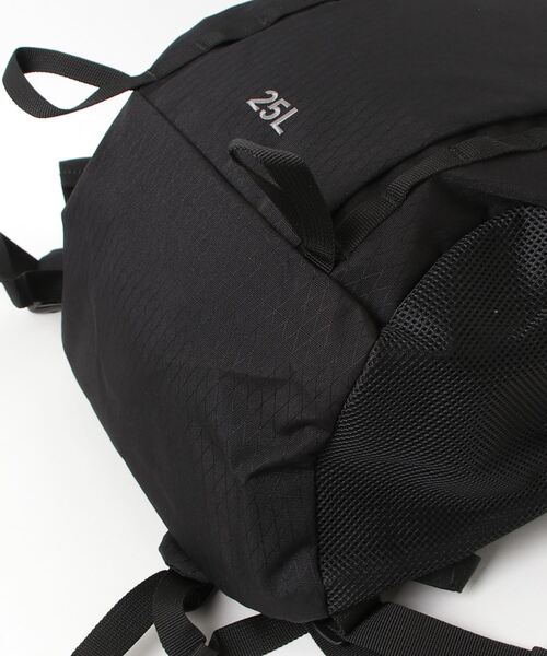 Gramicci（グラミチ）の「『GRAMICCI』DAY PACK 25L（バックパック/リュック・メンズ・ブラック・FREE）」の13枚目の写真