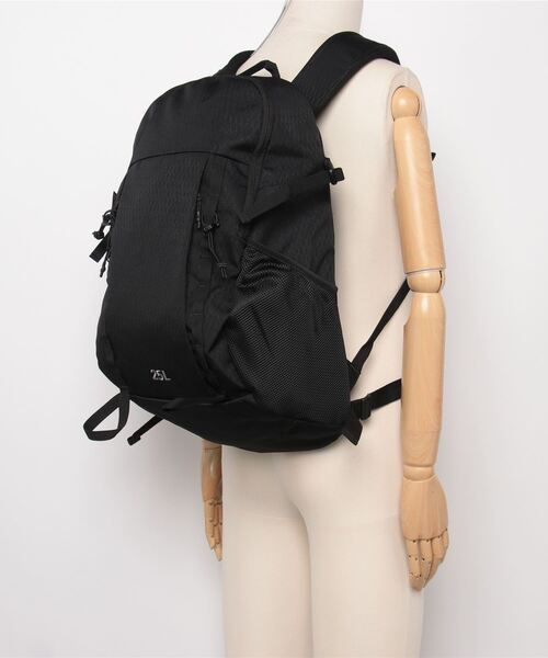 Gramicci（グラミチ）の「『GRAMICCI』DAY PACK 25L（バックパック/リュック・メンズ・ブラック・FREE）」の15枚目の写真
