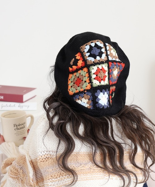Sense of Grace（センスオブグレース）の「フラワーモチーフ　ニットベレー（ハンチング/ベレー帽・レディース・ブラック/アイボリー・FREE）」の7枚目の写真