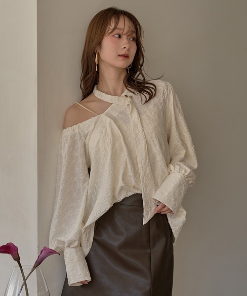 mideal(マイディール)の「deformation one shoulder blouse / デフォメーションワンショルブラウス(シャツ/ブラウス・レディース・アイボリー/ブラウン・FREE)」の1枚目の写真