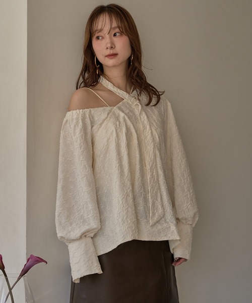 mideal(マイディール)の「deformation one shoulder blouse / デフォメーションワンショルブラウス(シャツ/ブラウス・レディース・アイボリー/ブラウン・FREE)」の9枚目の写真