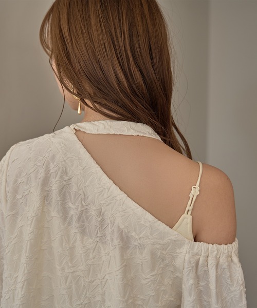 mideal(マイディール)の「deformation one shoulder blouse / デフォメーションワンショルブラウス(シャツ/ブラウス・レディース・アイボリー/ブラウン・FREE)」の15枚目の写真