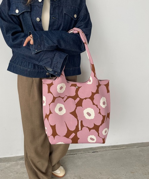 210nouve（トゥージュヌーブ）の「花柄 ニット トートバッグ（トートバッグ・レディース・ピンク/アイボリー/ブラック/ベージュ・FREE）」の4枚目の写真