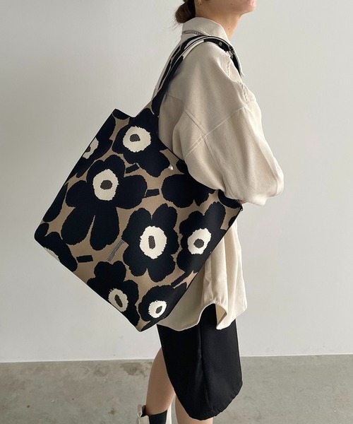 210nouve（トゥージュヌーブ）の「花柄 ニット トートバッグ（トートバッグ・レディース・ピンク/アイボリー/ブラック/ベージュ・FREE）」の3枚目の写真