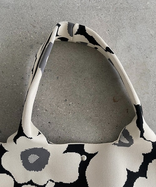 210nouve（トゥージュヌーブ）の「花柄 ニット トートバッグ（トートバッグ・レディース・ピンク/アイボリー/ブラック/ベージュ・FREE）」の7枚目の写真