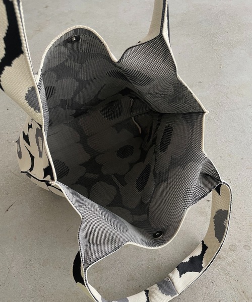 210nouve（トゥージュヌーブ）の「花柄 ニット トートバッグ（トートバッグ・レディース・ピンク/アイボリー/ブラック/ベージュ・FREE）」の6枚目の写真