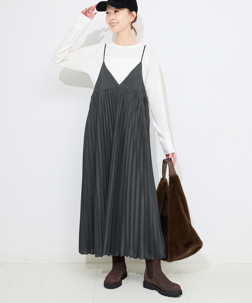 SLOBE IENA(スローブイエナ)の「パウダリーサテンプリーツキャミワンピース(ワンピース・レディース・カーキ/ブラック系その他・FREE)」の7枚目の写真