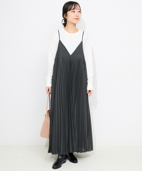 SLOBE IENA(スローブイエナ)の「パウダリーサテンプリーツキャミワンピース(ワンピース・レディース・カーキ/ブラック系その他・FREE)」の17枚目の写真