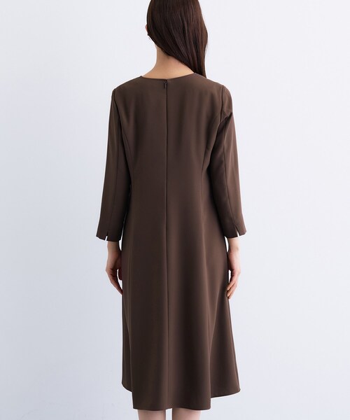 INDIVI（インディヴィ）の「【洗える／UVケア】ジョーゼットフレアワンピース（ワンピース・レディース・ネイビー/ダークブラウン・03/05/13/15 /19/36/38/40）」の7枚目の写真