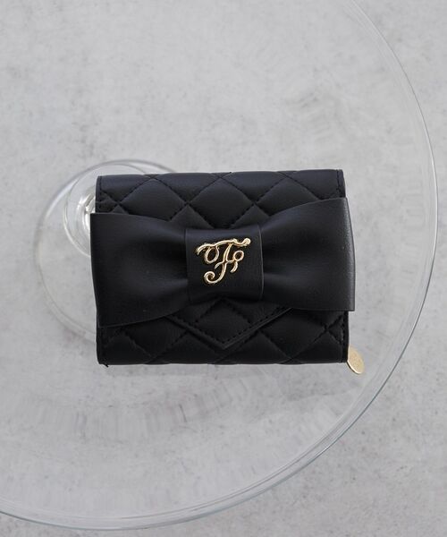 Maison de FLEUR（メゾンドフルール）の「キルティングFリボン