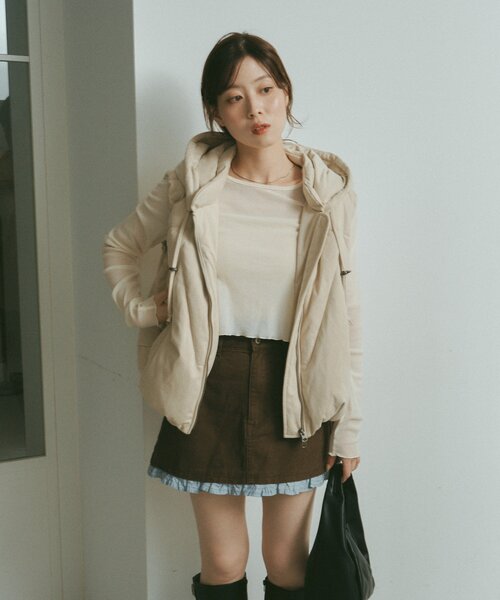 Kastane（カスタネ）の「フェイクスウェード中綿ベスト（ベスト・レディース・ブラック/アイボリー/ブラウン・FREE）」の10枚目の写真