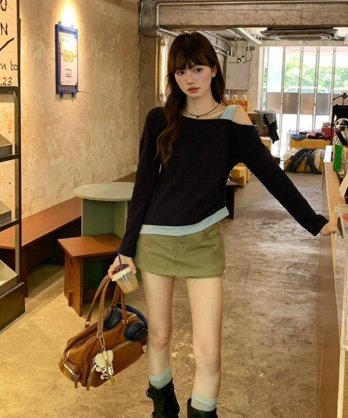 almo（アルモ）の「【portulaca】アンサンブル風ワンショルロンTee（Tシャツ/カットソー・レディース・グレー/ネイビー・FREE）」の4枚目の写真