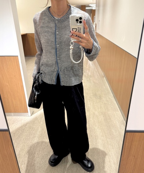 ISOOK（アイスー）の「バイカラーシアーモヘアカーディガン(chiica select) / シアーカーディガン ニットカーディガン 長袖 クルーネック 薄手 モヘアニット 透け感 透かし編み 無地 配色 アイボリー グレー 白（カーディガン/ボレロ・レディース・アイボリー/グレー・FREE）」の11枚目の写真