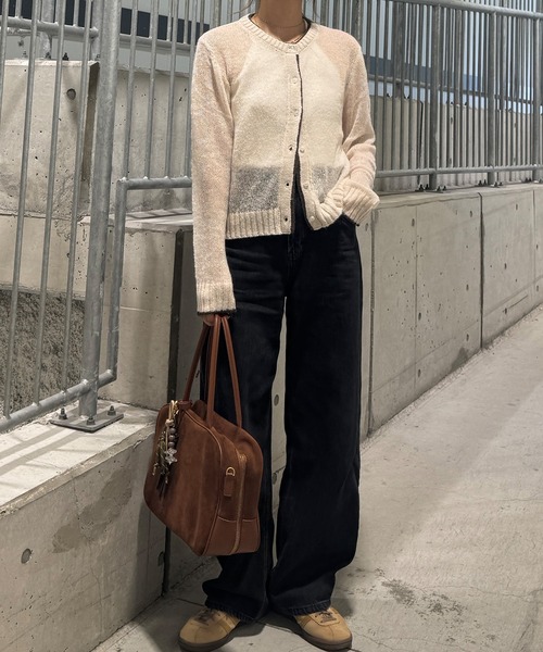 ISOOK（アイスー）の「バイカラーシアーモヘアカーディガン(chiica select) / シアーカーディガン ニットカーディガン 長袖 クルーネック 薄手 モヘアニット 透け感 透かし編み 無地 配色 アイボリー グレー 白（カーディガン/ボレロ・レディース・アイボリー/グレー・FREE）」の4枚目の写真