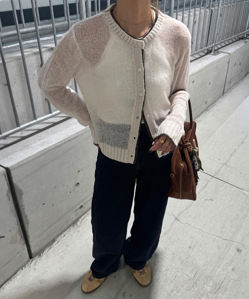 ISOOK（アイスー）の「バイカラーシアーモヘアカーディガン(chiica select) / シアーカーディガン ニットカーディガン 長袖 クルーネック 薄手 モヘアニット 透け感 透かし編み 無地 配色 アイボリー グレー 白（カーディガン/ボレロ・レディース・アイボリー/グレー・FREE）」の12枚目の写真