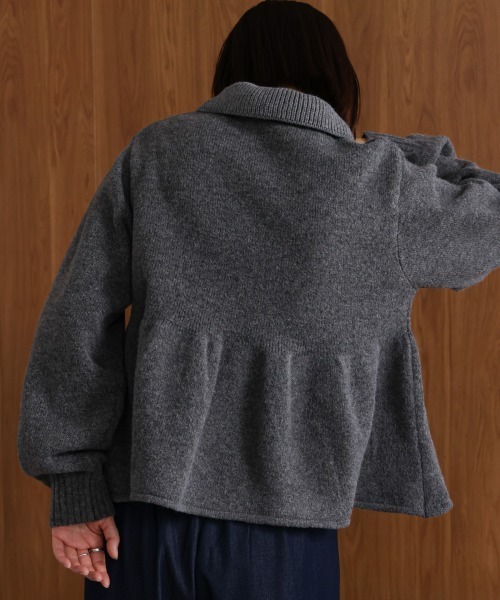 Bou Jeloud（ブージュルード）の「襟付きペプラムニット（ニット/セーター・レディース・チャコールグレー/ブラウン・FREE）」の11枚目の写真