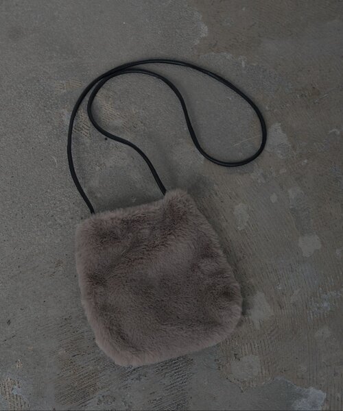 GALLEST（ギャレスト）の「フェイクファーポシェット（ショルダーバッグ・レディース・ダークブラウン系4/グレー/ブラック・00）」の3枚目の写真