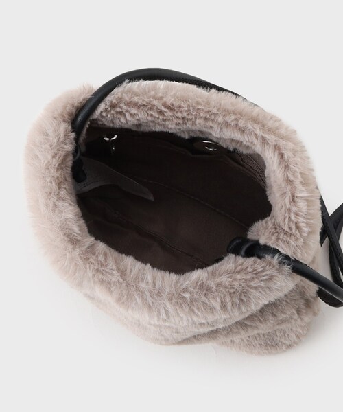 GALLEST（ギャレスト）の「フェイクファーポシェット（ショルダーバッグ・レディース・ダークブラウン系4/グレー/ブラック・00）」の10枚目の写真