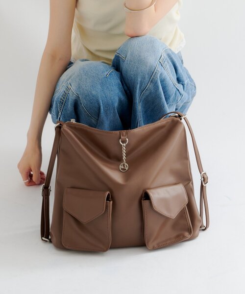 mystic（ミスティック）の「《マルチWAY》【@lily.s_y 企画】lilyチャーム3wayBAG（トートバッグ・レディース・ブラック/キャメル/ピンク/アイボリー/ダークブラウン・ONE SIZE）」の15枚目の写真