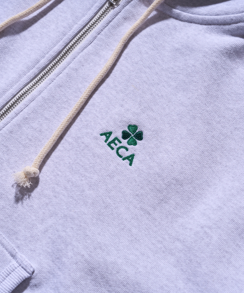 AECA（エイカ）の「EVERYDAY AECA CLOVER ZIP UP HOODIE-LIGHT GREY（パーカー・レディース・その他・LARGE/MEDIUM/SMALL/X-LARGE/W）」の8枚目の写真