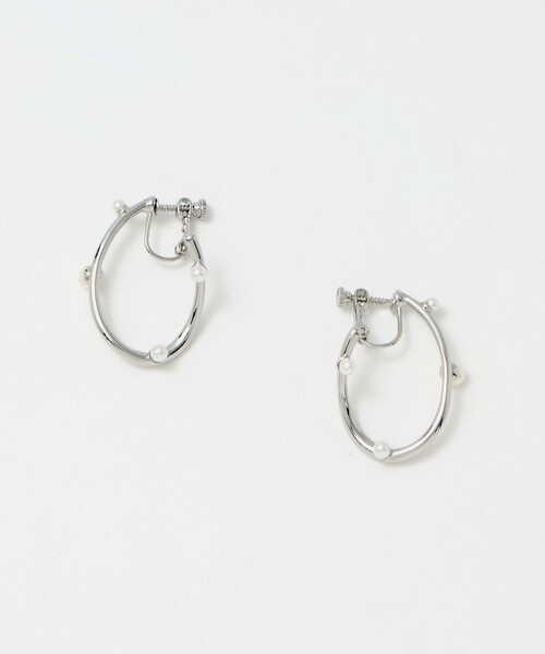 green label relaxing（グリーンレーベルリラクシング）の「ドロップフープ イヤリング（イヤリング・レディース・シルバー/ゴールド・FREE）」の10枚目の写真