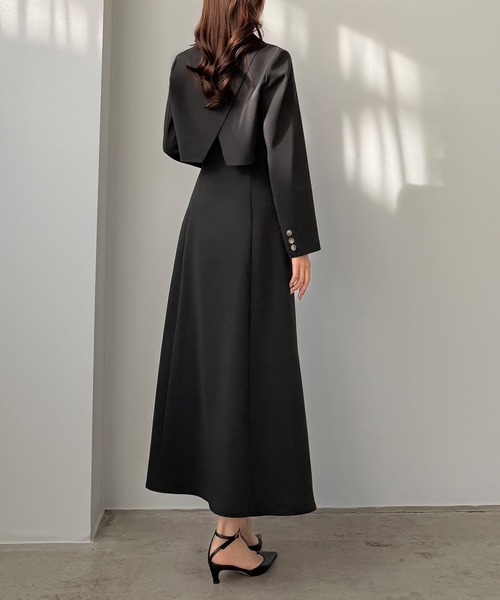 Louere（ルエレ）の「バックスリットショートジャケットsetキャミフレアワンピース（セットアップ・レディース・ブラウン/チャコール/ブラック/アイボリー/グレイッシュベージュ・SMALL/MEDIUM/LARGE/X-LARGE）」の3枚目の写真