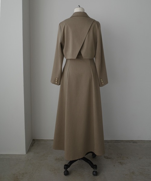 Louere（ルエレ）の「バックスリットショートジャケットsetキャミフレアワンピース（セットアップ・レディース・ブラウン/チャコール/ブラック/アイボリー/グレイッシュベージュ・SMALL/MEDIUM/LARGE/X-LARGE）」の7枚目の写真