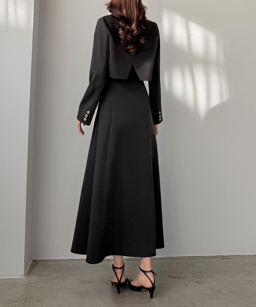 Louere（ルエレ）の「バックスリットショートジャケットsetキャミフレアワンピース（セットアップ・レディース・ブラウン/チャコール/ブラック/アイボリー/グレイッシュベージュ・SMALL/MEDIUM/LARGE/X-LARGE）」の16枚目の写真