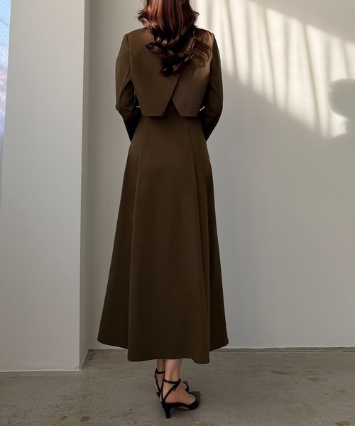 Louere（ルエレ）の「バックスリットショートジャケットsetキャミフレアワンピース（セットアップ・レディース・ブラウン/チャコール/ブラック/アイボリー/グレイッシュベージュ・SMALL/MEDIUM/LARGE/X-LARGE）」の19枚目の写真