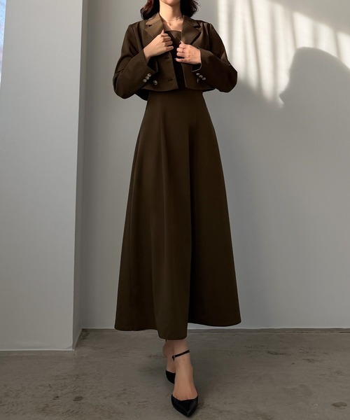 Louere（ルエレ）の「バックスリットショートジャケットsetキャミフレアワンピース（セットアップ・レディース・ブラウン/チャコール/ブラック/アイボリー/グレイッシュベージュ・SMALL/MEDIUM/LARGE/X-LARGE）」の21枚目の写真