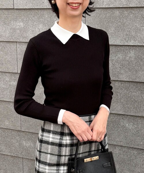 MICO COULIER（ミコクリエ）の「バイカラーリブ衿付きプルオーバーニット（ニット/セーター・レディース・ブラウン/ブラック/ライトグレー・38）」の13枚目の写真