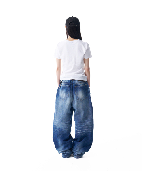 AAKAM（アーカム）の「VTG エンボ ウォッシュド デニムパンツ (ブルー)（デニムパンツ・レディース・その他・1/2）」の5枚目の写真