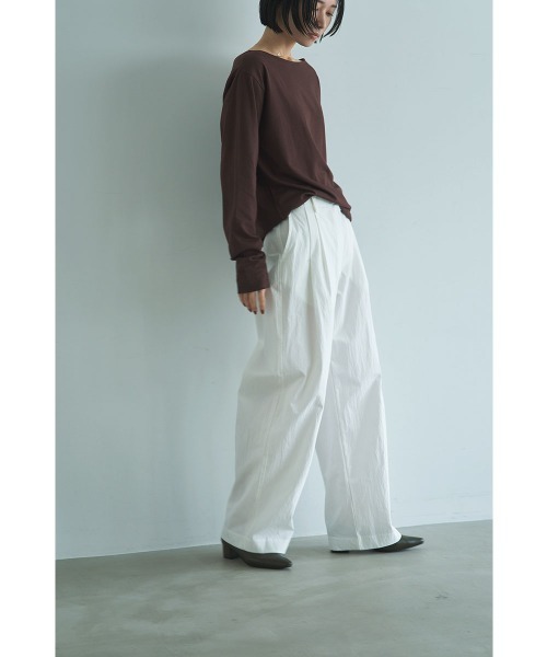 marjour（マージュール）の「COTTON NYLON TUCK WIDE PANTS（その他パンツ・レディース・チャコールグレー/オフホワイト・M）」の4枚目の写真