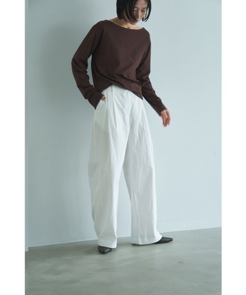 marjour（マージュール）の「COTTON NYLON TUCK WIDE PANTS（その他パンツ・レディース・チャコールグレー/オフホワイト・M）」の5枚目の写真