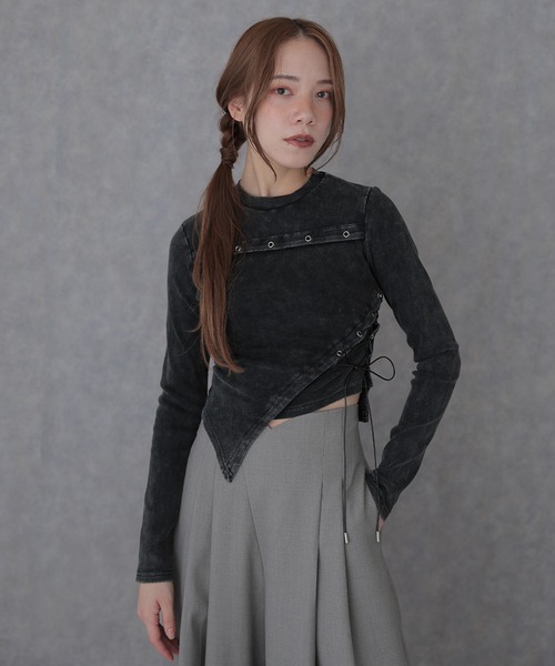 SUWDEE(スーディー)の「asymmetry hem eyelet tops(Tシャツ/カットソー・レディース・ブラック/グレー・FREE)」の6枚目の写真