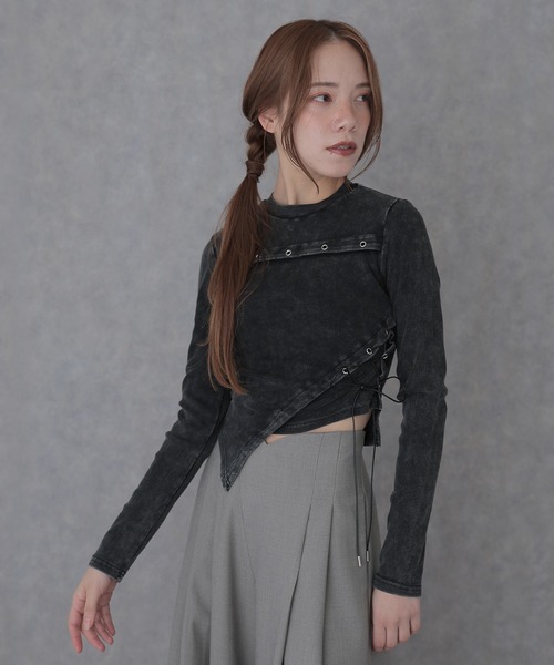 SUWDEE(スーディー)の「asymmetry hem eyelet tops(Tシャツ/カットソー・レディース・ブラック/グレー・FREE)」の7枚目の写真