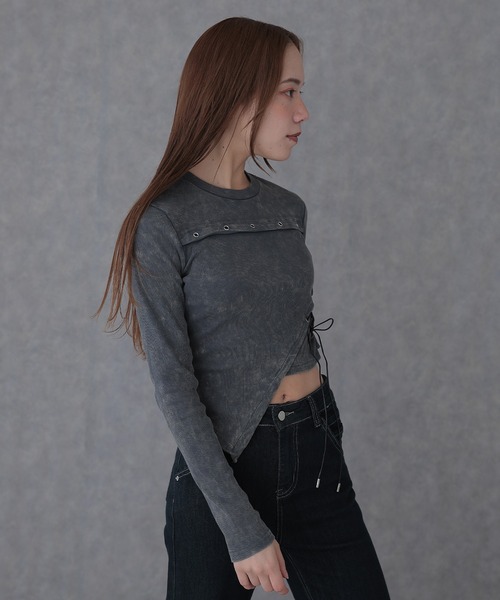 SUWDEE(スーディー)の「asymmetry hem eyelet tops(Tシャツ/カットソー・レディース・ブラック/グレー・FREE)」の9枚目の写真