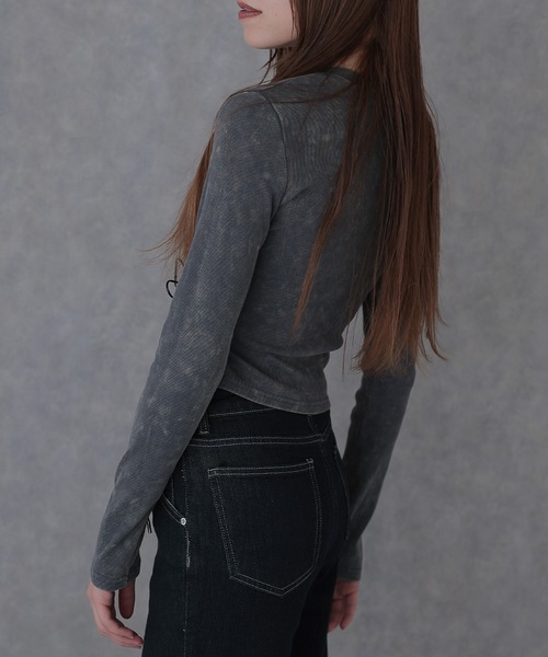 SUWDEE(スーディー)の「asymmetry hem eyelet tops(Tシャツ/カットソー・レディース・ブラック/グレー・FREE)」の3枚目の写真