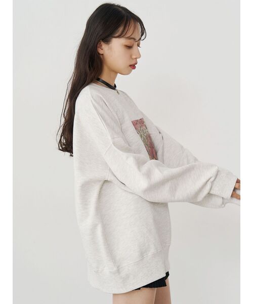 MURUA(ムルーア)の「【WEB限定】フラワールーズスウェット(スウェット・レディース・ダークグレー/ライトグレー・FREE)」の4枚目の写真