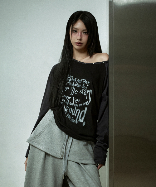 CHICKS（チックス）の「キップ油スタッドワンショルダー配色ロングスリーブブラック（Tシャツ/カットソー・レディース・ブラック・FREE）」の2枚目の写真
