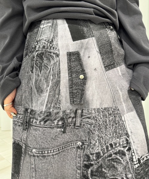 Ameri（アメリ）の「DENIM PATCHWORK PRINT SKIRT（デニムスカート・レディース・ブラック/ブルー・SMALL/MEDIUM）」の4枚目の写真