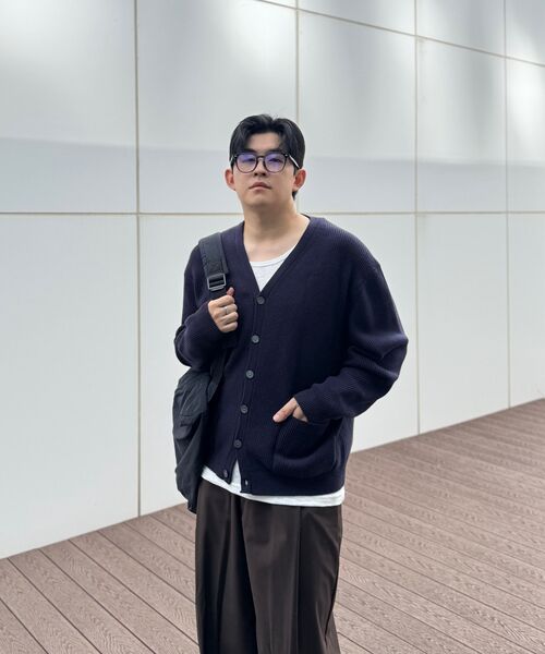 LETTERCOMO(レテルコモ)の「エッセンシャルVネックカーディガンニットダークネイビー(ニット/セーター・レディース・その他・MEDIUM/LARGE)」の3枚目の写真