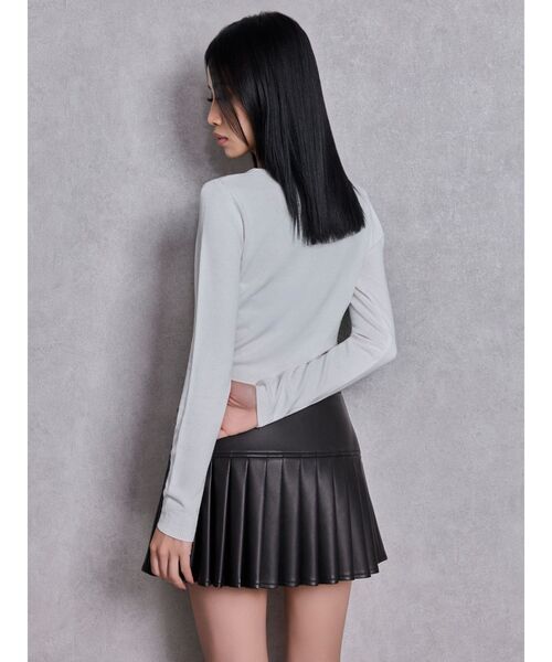 GYDA(ジェイダ)の「スリットフェイクレザープリーツスカートライクショートパンツ(スカート・レディース・ブラック・MEDIUM/SMALL)」の14枚目の写真