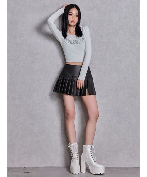 GYDA(ジェイダ)の「スリットフェイクレザープリーツスカートライクショートパンツ(スカート・レディース・ブラック・MEDIUM/SMALL)」の15枚目の写真