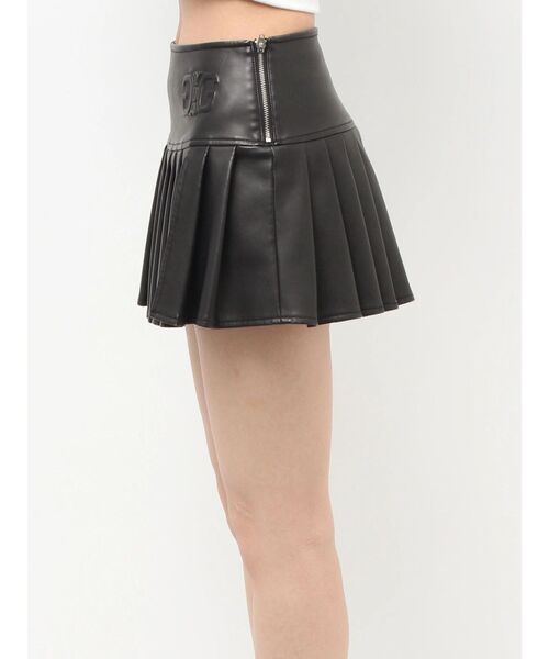 GYDA(ジェイダ)の「スリットフェイクレザープリーツスカートライクショートパンツ(スカート・レディース・ブラック・MEDIUM/SMALL)」の6枚目の写真