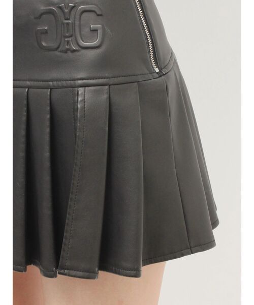 GYDA(ジェイダ)の「スリットフェイクレザープリーツスカートライクショートパンツ(スカート・レディース・ブラック・MEDIUM/SMALL)」の9枚目の写真